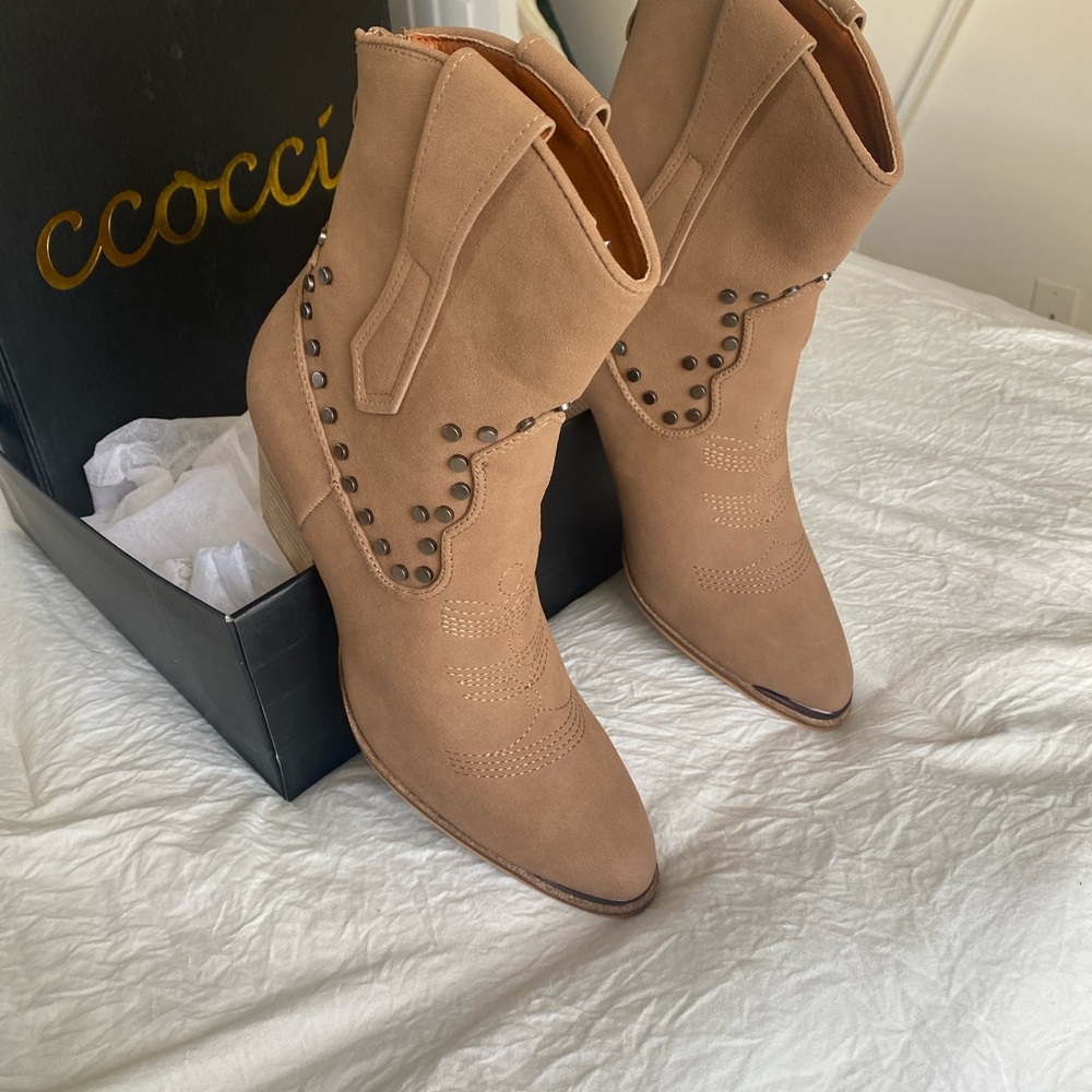 CCOCCI Women's Studded Tan Heeled Boots